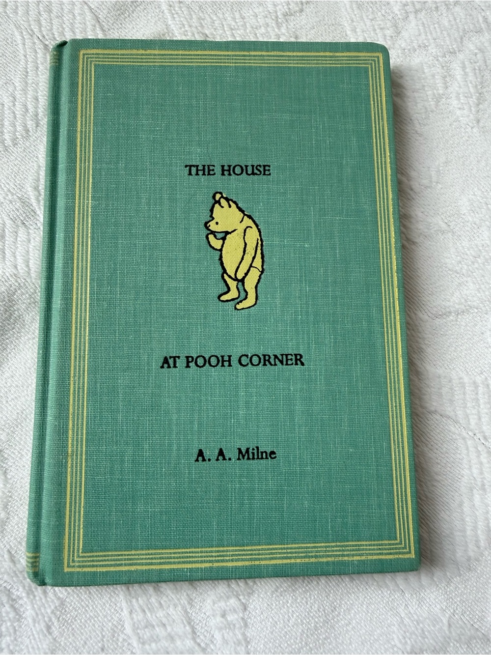 Vintage Disney Classic Pooh Pendant gold medal Charm from 1998 & 1952 Book Bund - Picture 6 of 8